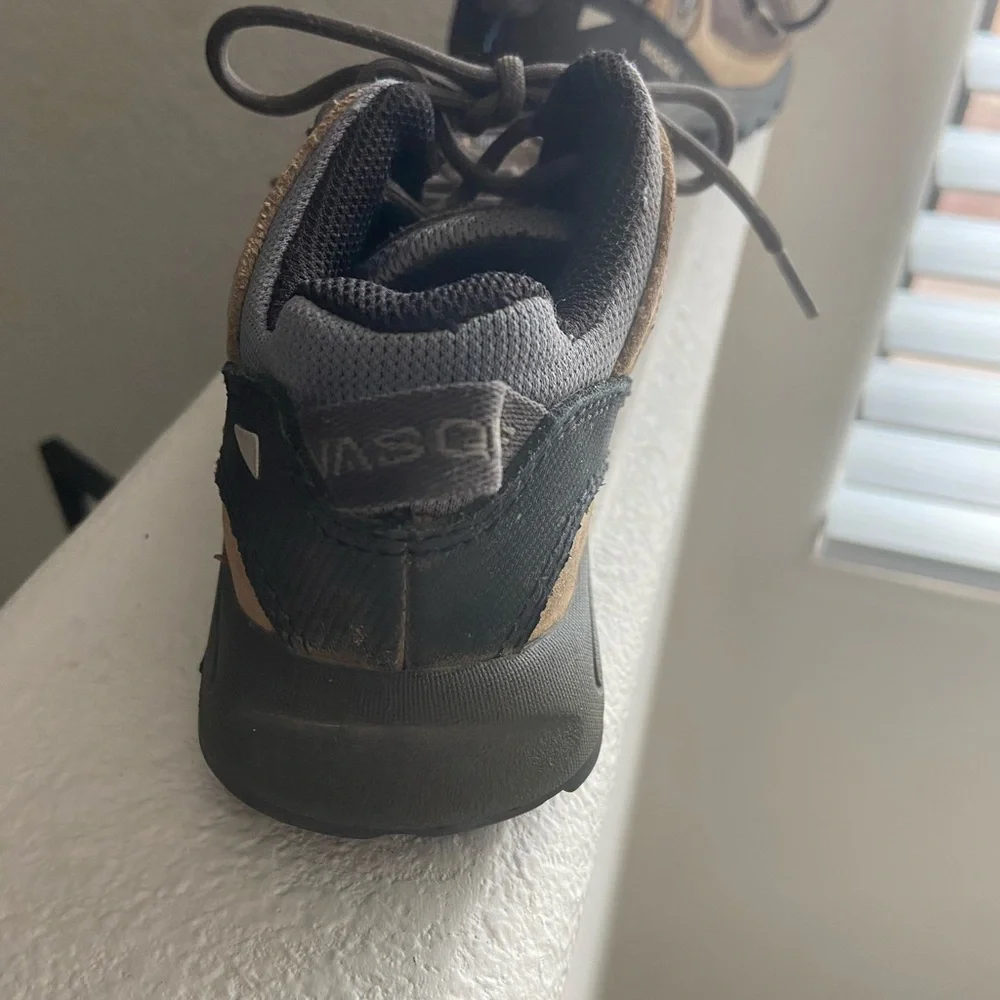 Vasque leather kids low top hiking boots, for girls or boys